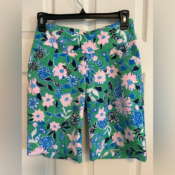 LILLY PULITZER REID Luxletic Golf⛳️ Till You Drop SHORTS 00 New Spearmint Floral - Picture 1 of 4